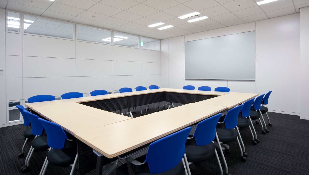 オプテージ本社ビル